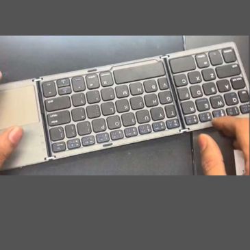 foldable-wireless-bluetooth-keyword-with-built-in-trackpad
